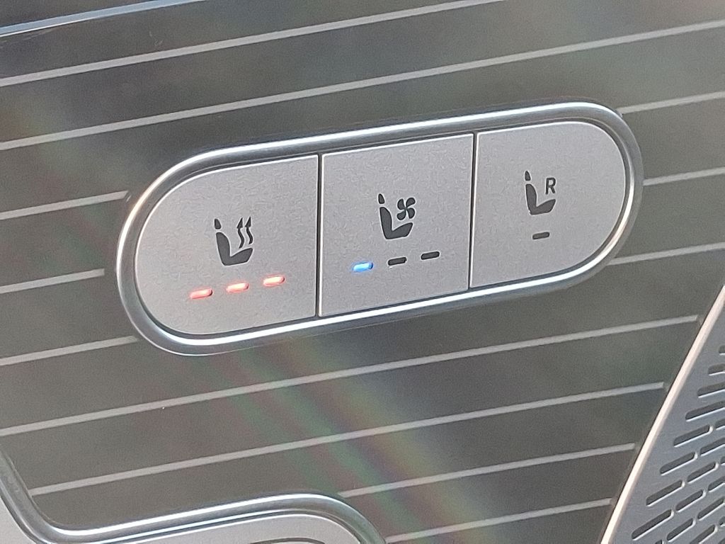 Thumbnail: 2026 Mercedes-Benz GLE - 20