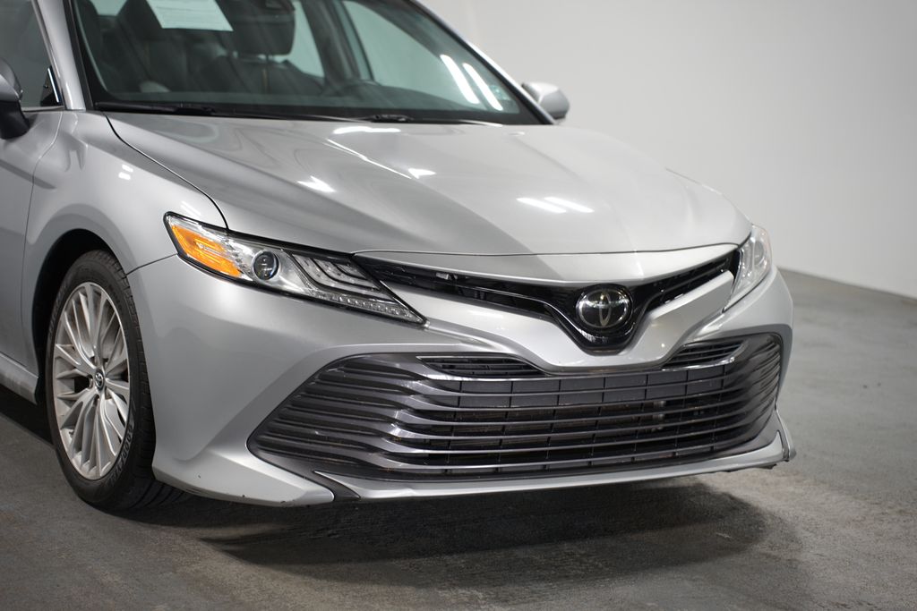 2019 Toyota Camry XLE 4