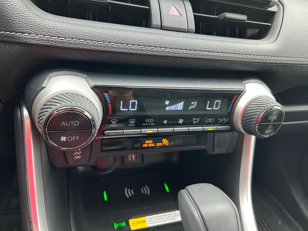 Thumbnail: 2024 Toyota RAV4 - 26