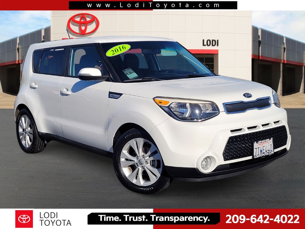 Clear White 2016 Kia Soul Wagon Front-Wheel Drive 6-Speed Automatic