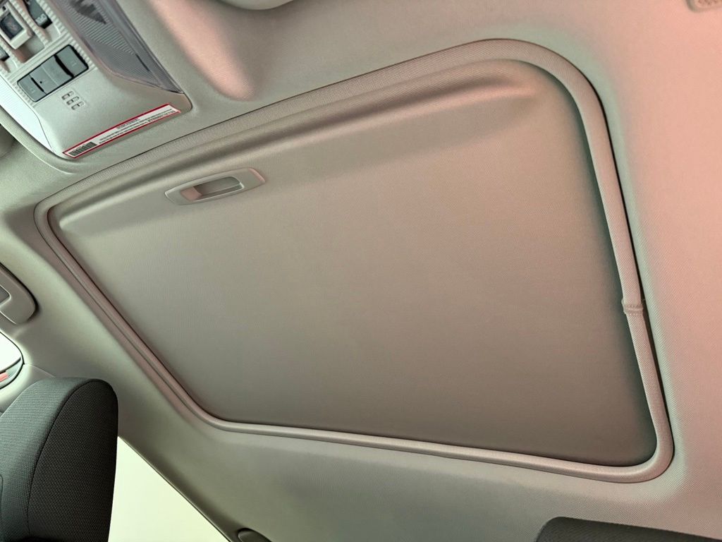 Thumbnail: 2023 Toyota RAV4 - 19