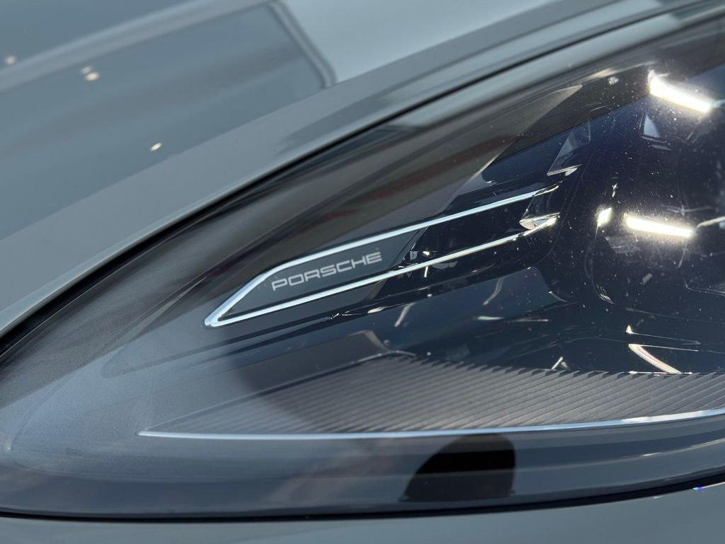 Used 2026  Porsche  image 9