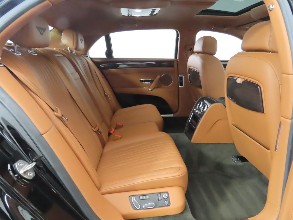 Thumbnail: 2018 Bentley Flying Spur - 22