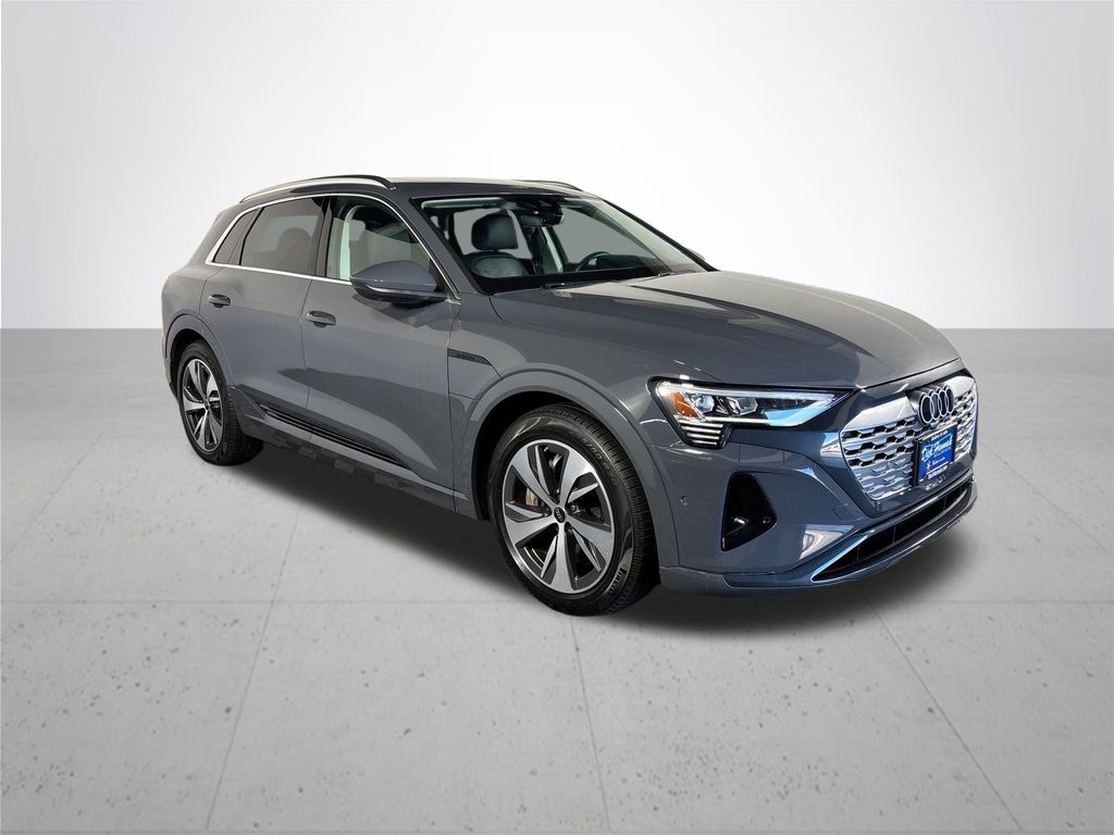 2024 Audi Q8 e-tron Premium Plus