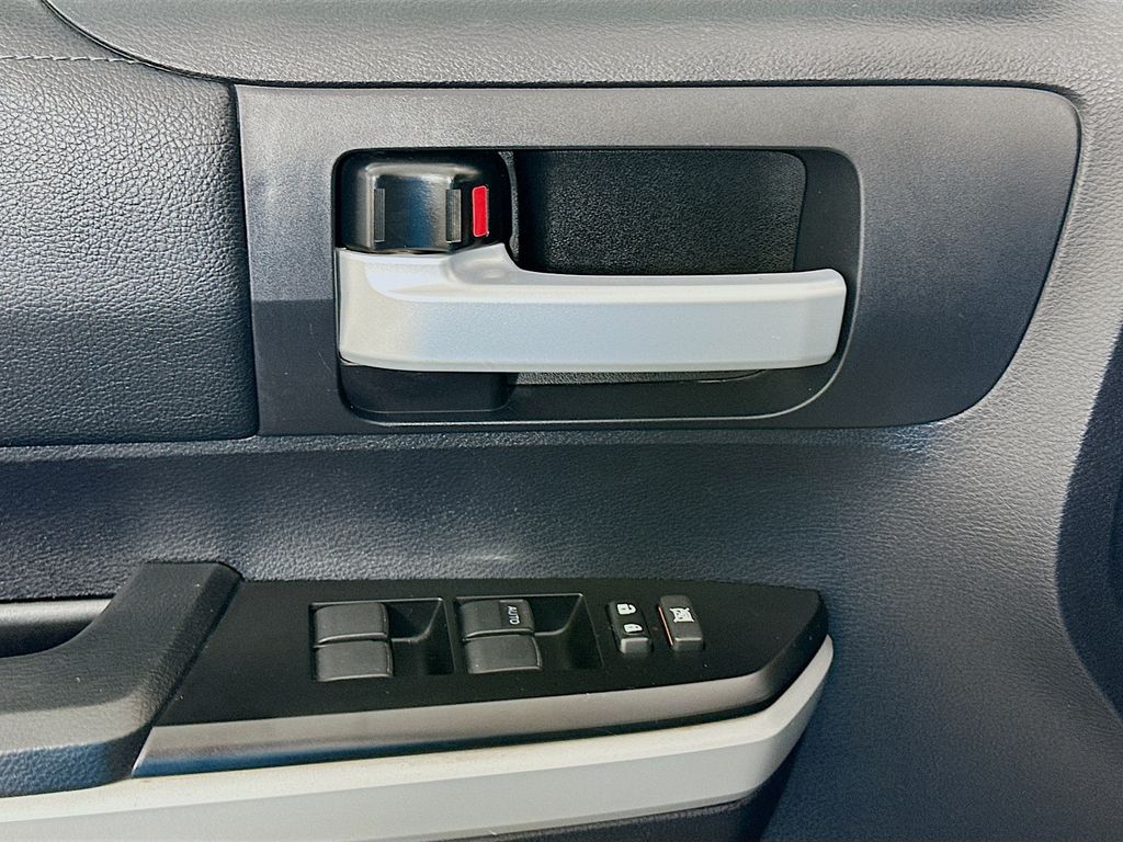 Thumbnail: 2020 Toyota Tundra - 17