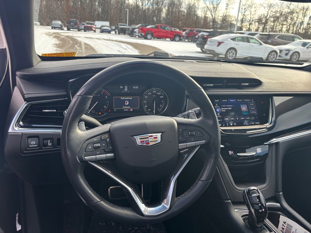 2022 Cadillac XT6 Sport 9