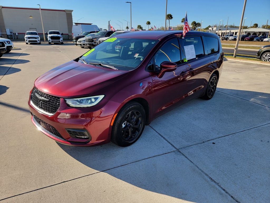 2022 Chrysler Pacifica Hybrid Touring L FWD