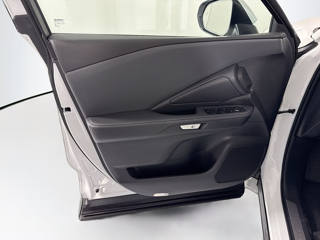 Thumbnail: 2025 Lexus TX - 25