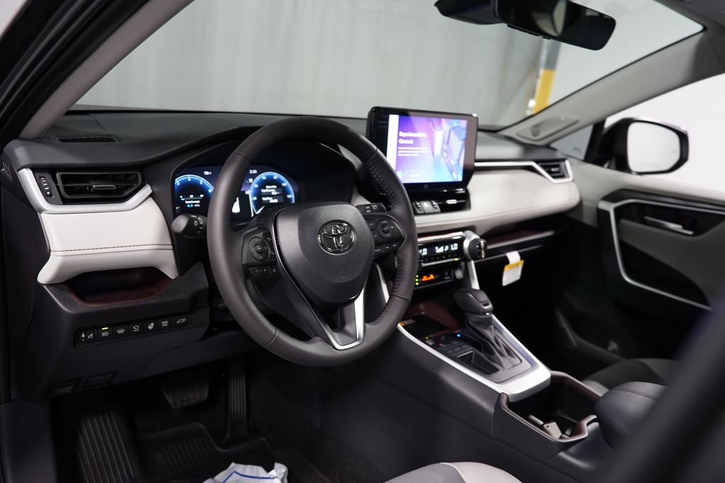 Thumbnail: 2025 Toyota RAV4 - 11