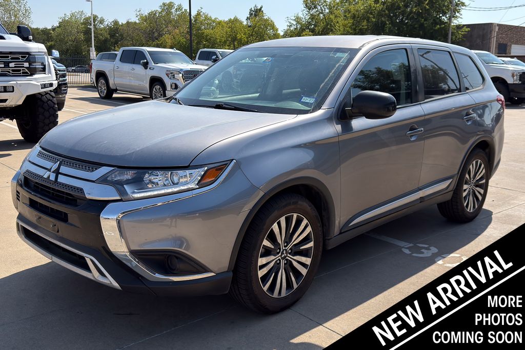 Mercury Gray Metallic 2020 Mitsubishi Outlander SUV / Crossover Front-Wheel Drive Continuously Variable Transmission