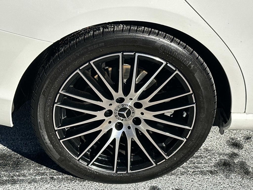 Thumbnail: 2025 Mercedes-Benz C-Class - 16