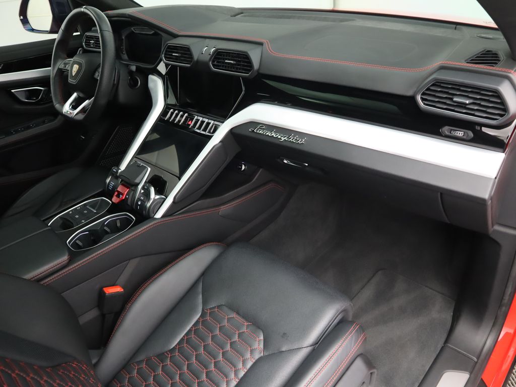 Thumbnail: 2021 Lamborghini Urus - 18