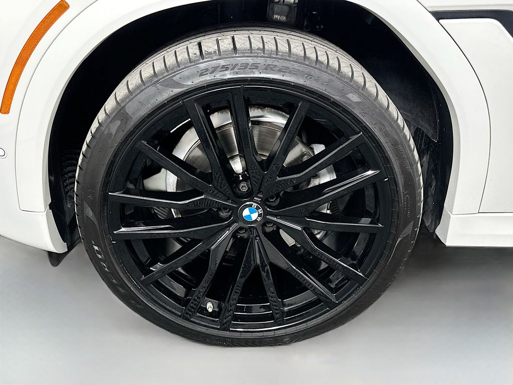 Thumbnail: 2022 BMW X6 - 32