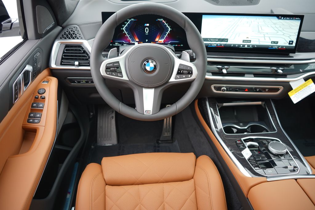 Thumbnail: 2026 BMW X7 - 15