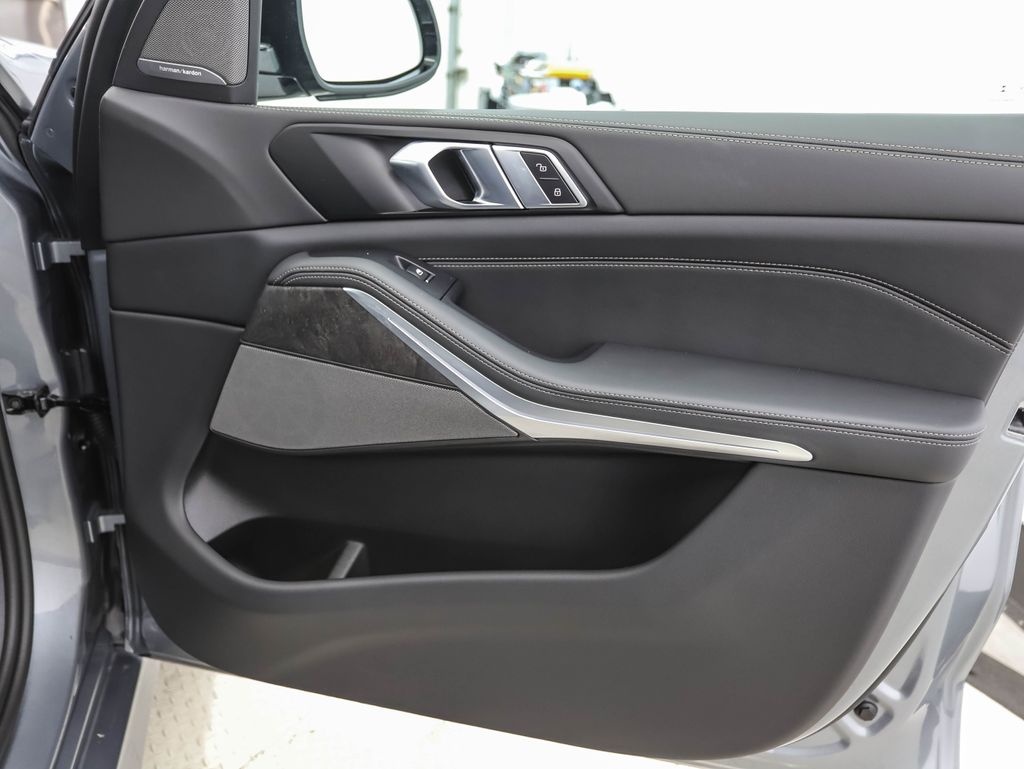 Thumbnail: 2025 BMW X5 - 29