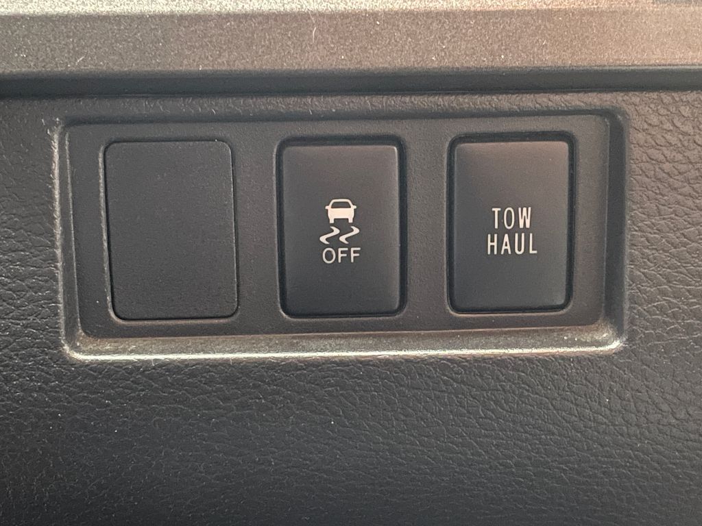 Thumbnail: 2014 Toyota Tundra - 28