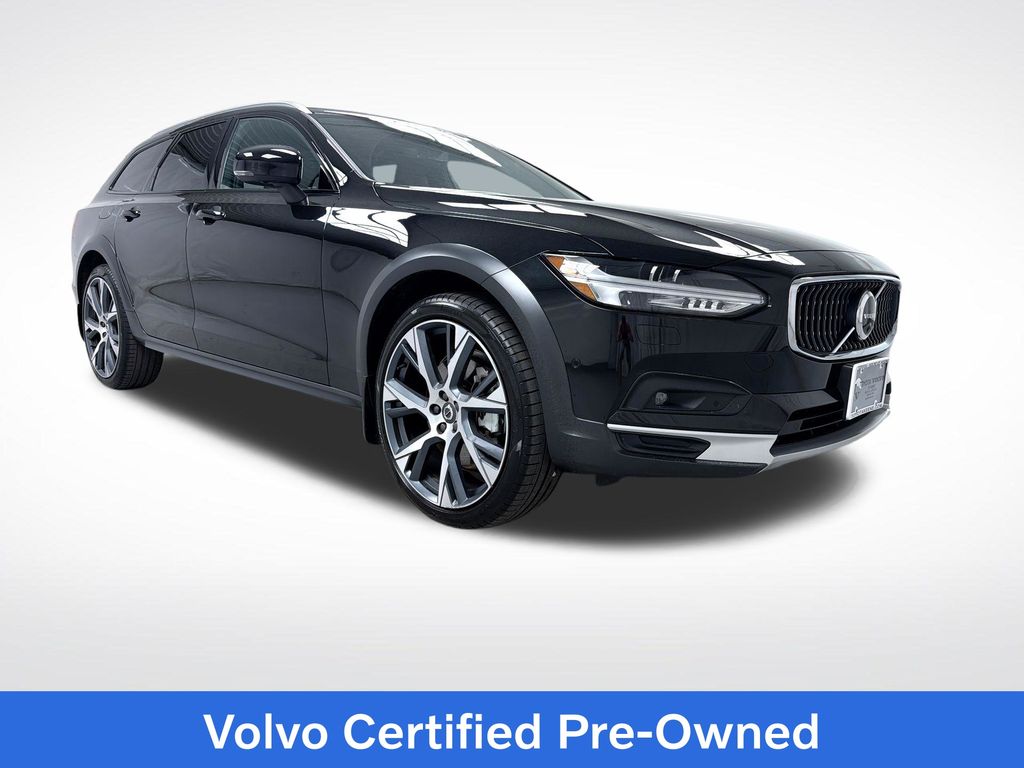 Onyx Black Metallic 2025 Volvo V90 Cross Country B6 Ultra AWD Wagon All-Wheel Drive Automatic
