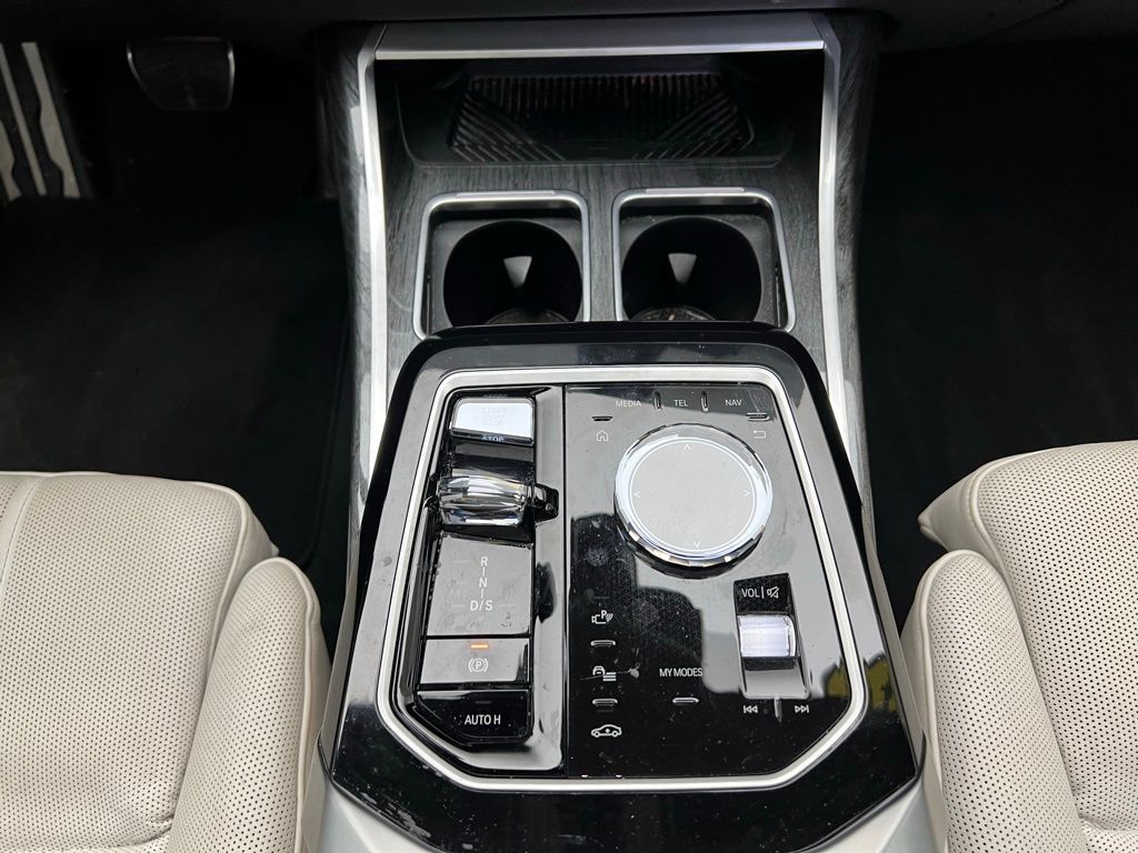 Thumbnail: 2024 BMW 7 Series - 11