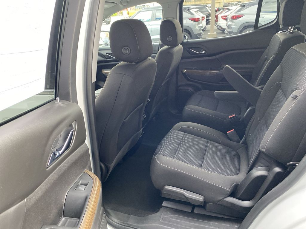 2023 GMC Acadia SLE - Photo 18