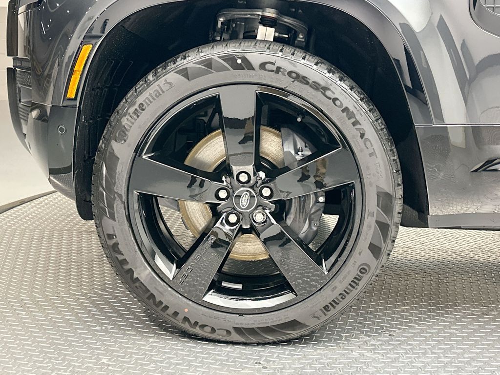 2025 Land Rover Defender 110 4
