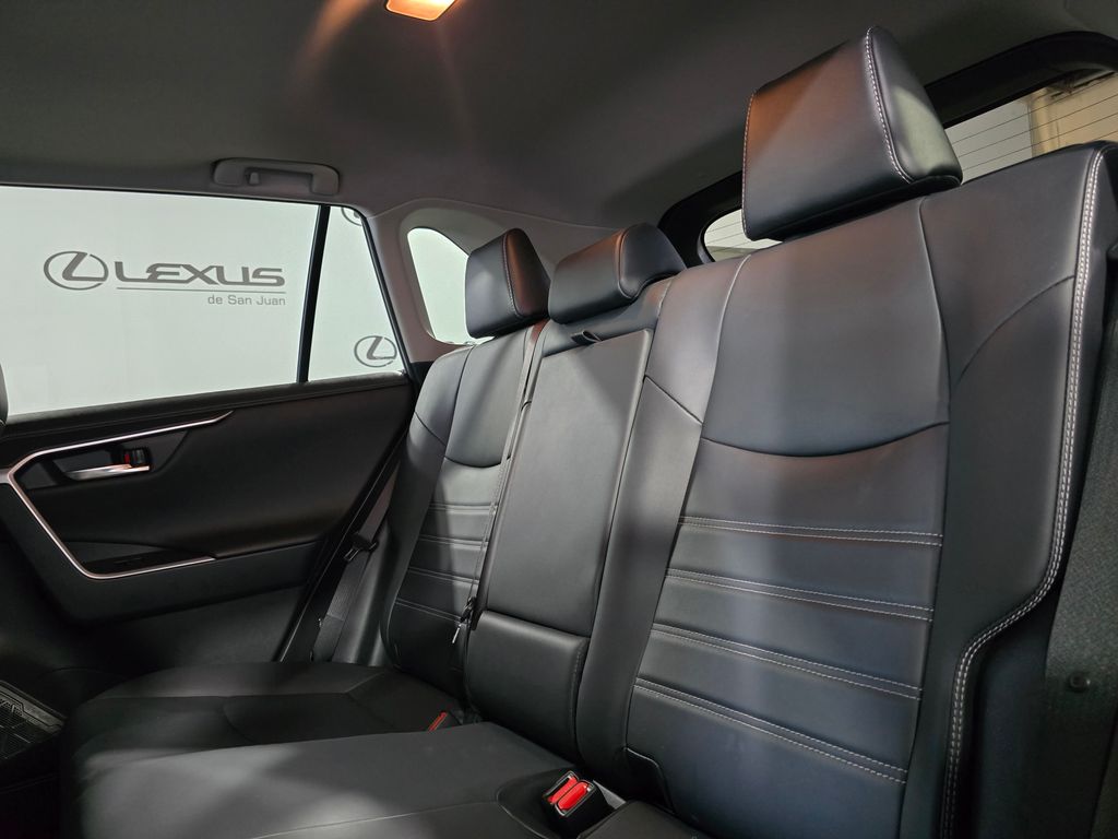Thumbnail: 2021 Toyota RAV4 - 27