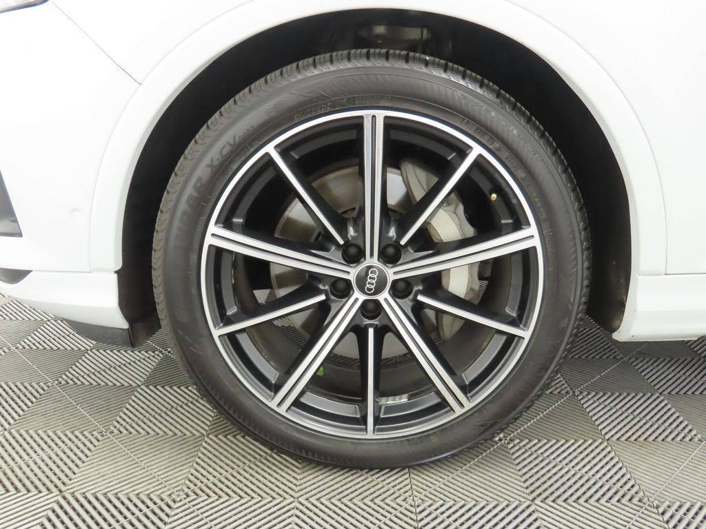 Thumbnail: 2021 Audi Q7 - 29