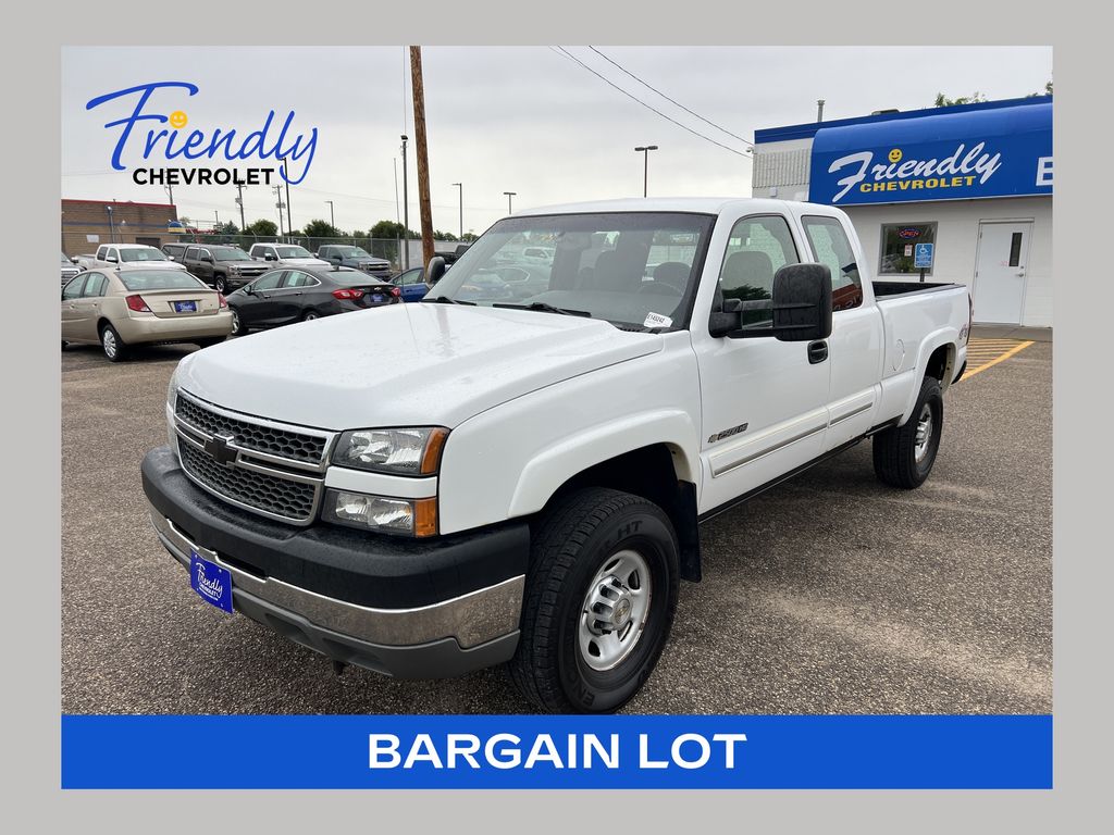 Summit White 2005 Chevrolet Silverado 2500HD LS Extended Cab 4WD Pickup Truck Four-Wheel Drive 4-Speed Automatic Overdrive