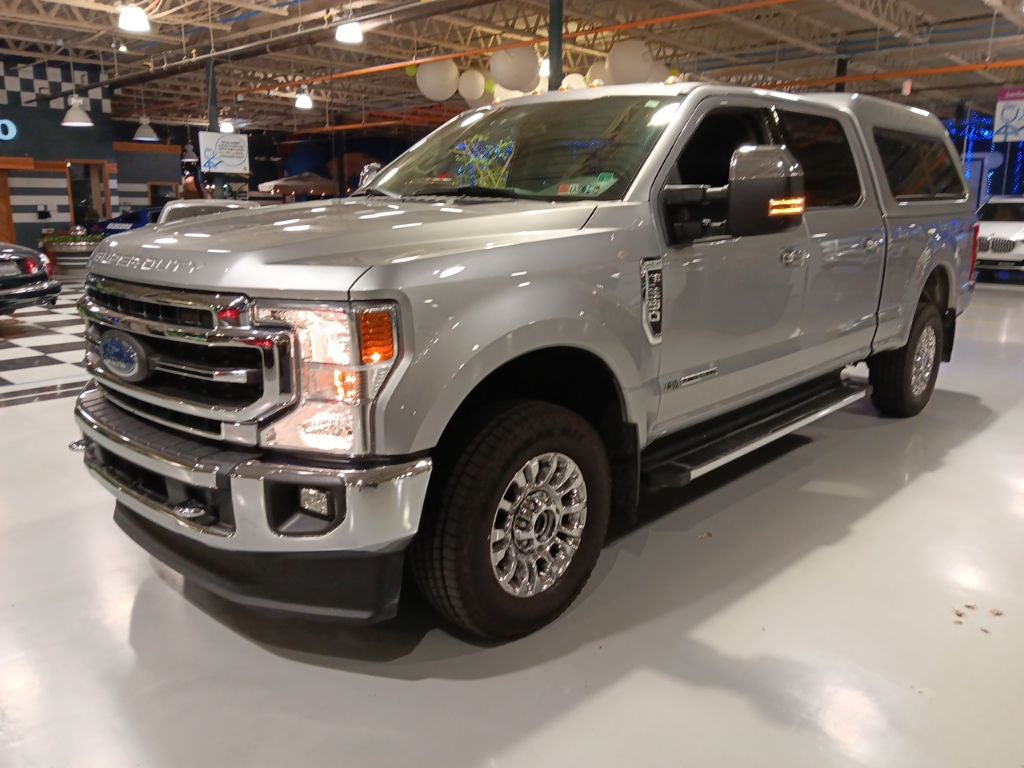 Silver 2021 Ford F-250 Super Duty Lariat Crew Cab 4WD Pickup Truck Four-Wheel Drive Automatic