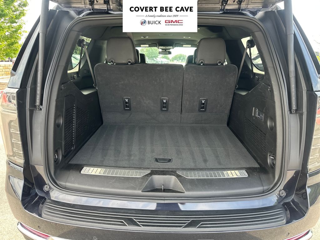 Used Car 2025 Chevrolet Suburban  Premier For Sale Under $70,000 In Austin, Texas