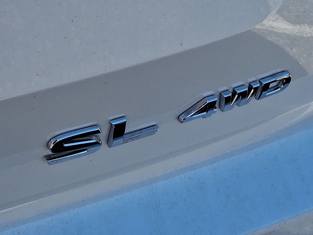 2025 Nissan Pathfinder SL 12