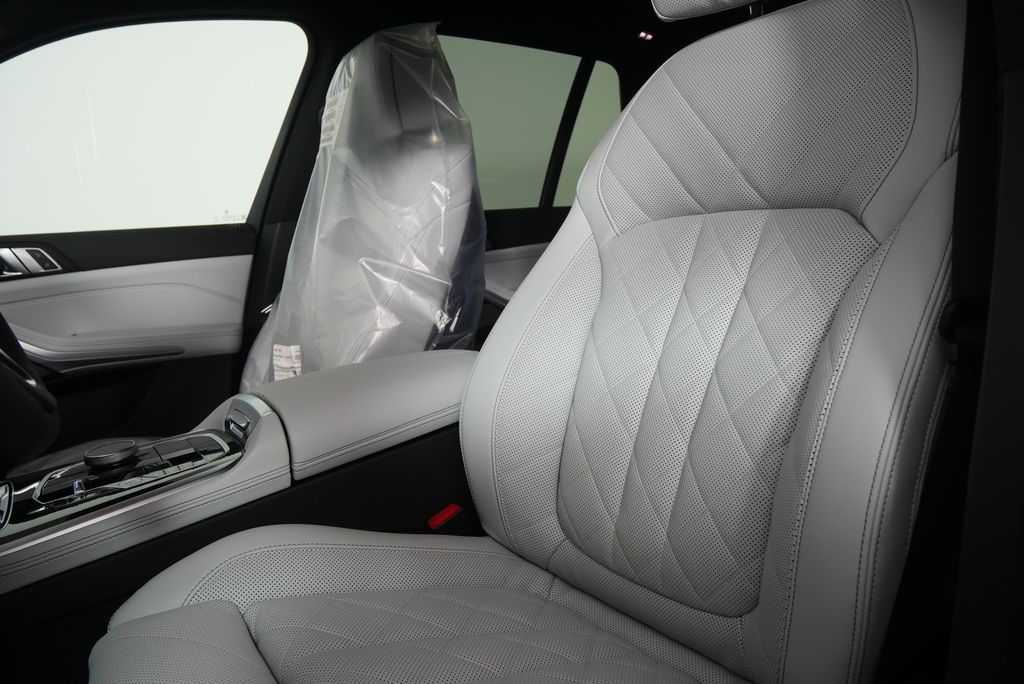 2026 BMW X5 xDrive40i 11