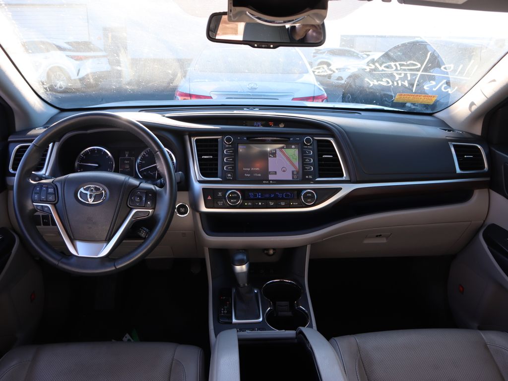 Thumbnail: 2014 Toyota Highlander - 7