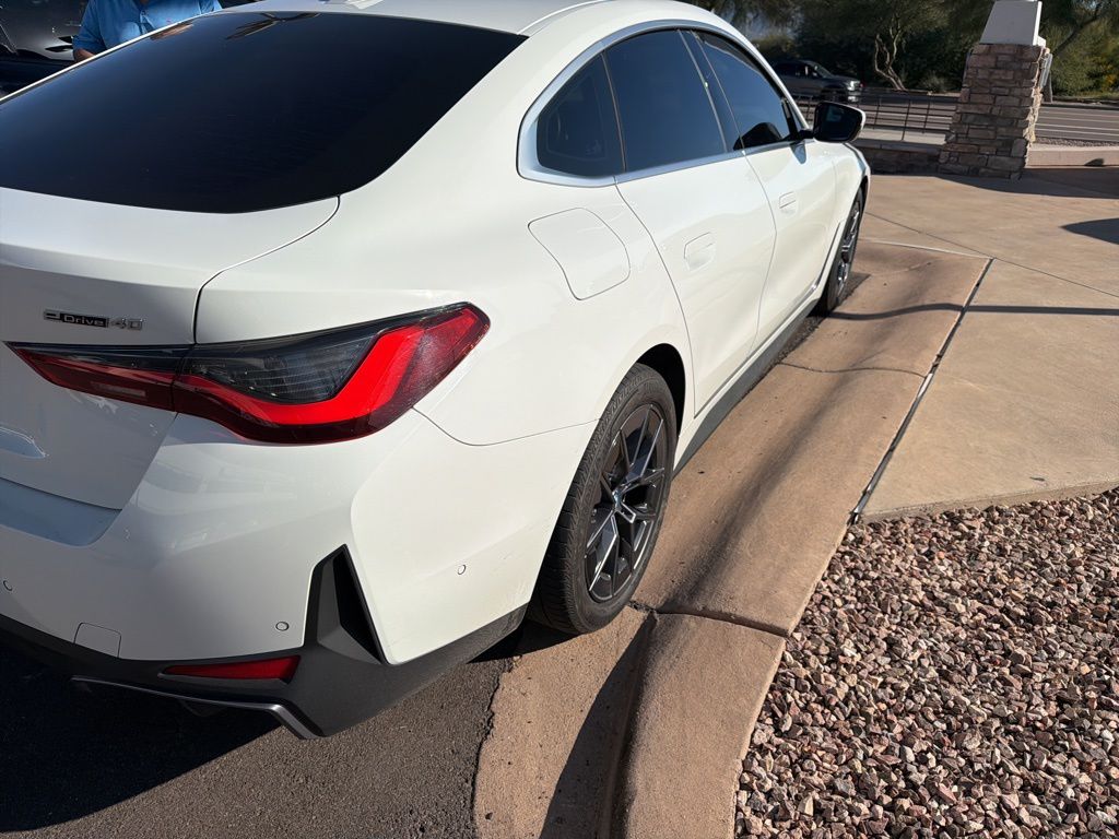 Thumbnail: 2022 BMW i4 - 5