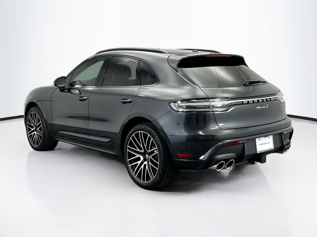 Thumbnail: 2026 Porsche Macan - 3