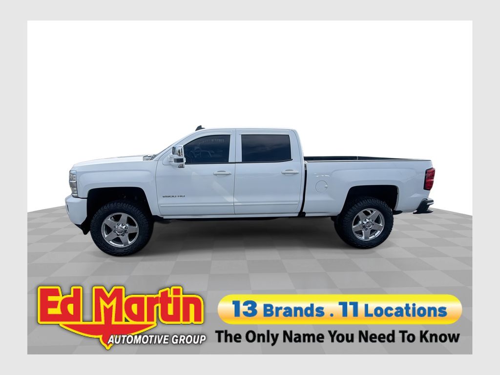 Summit White 2019 Chevrolet Silverado 2500HD Pickup Truck Four-Wheel Drive 6-Speed Automatic Overdrive