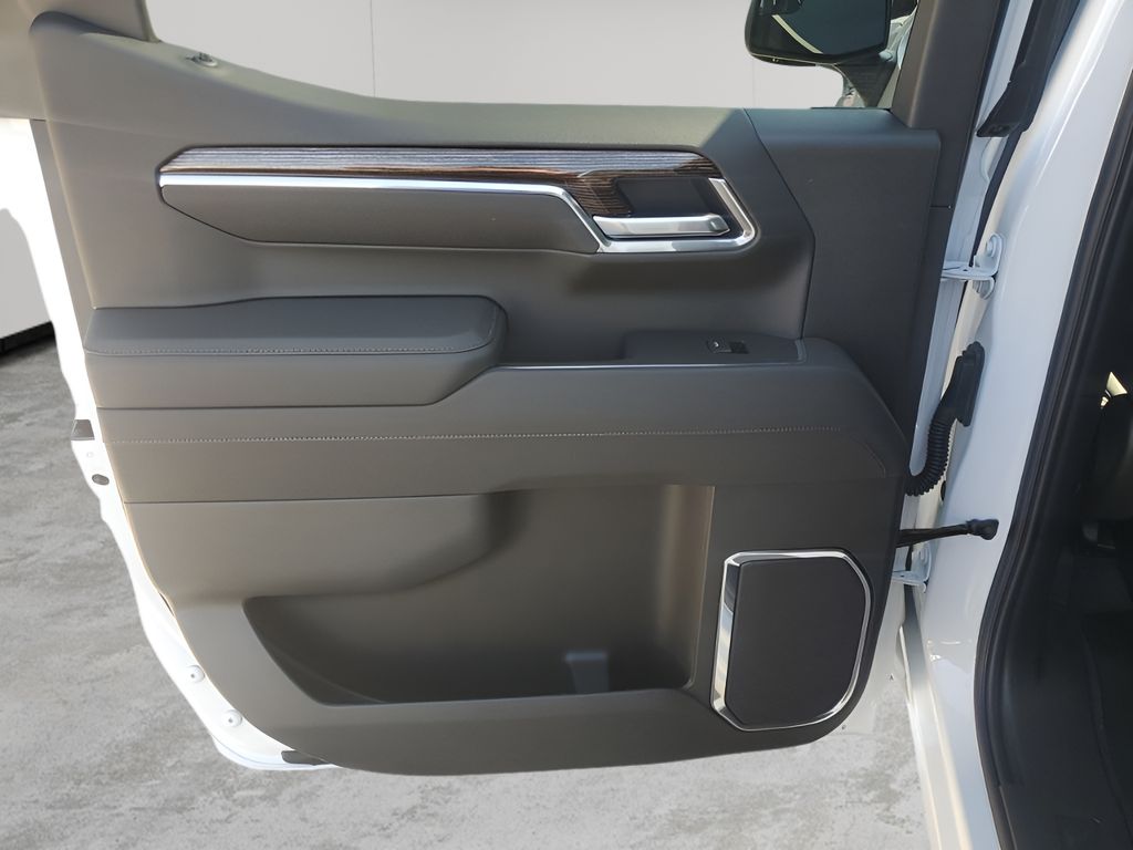 Used 2026 White GMC Elevation image 40