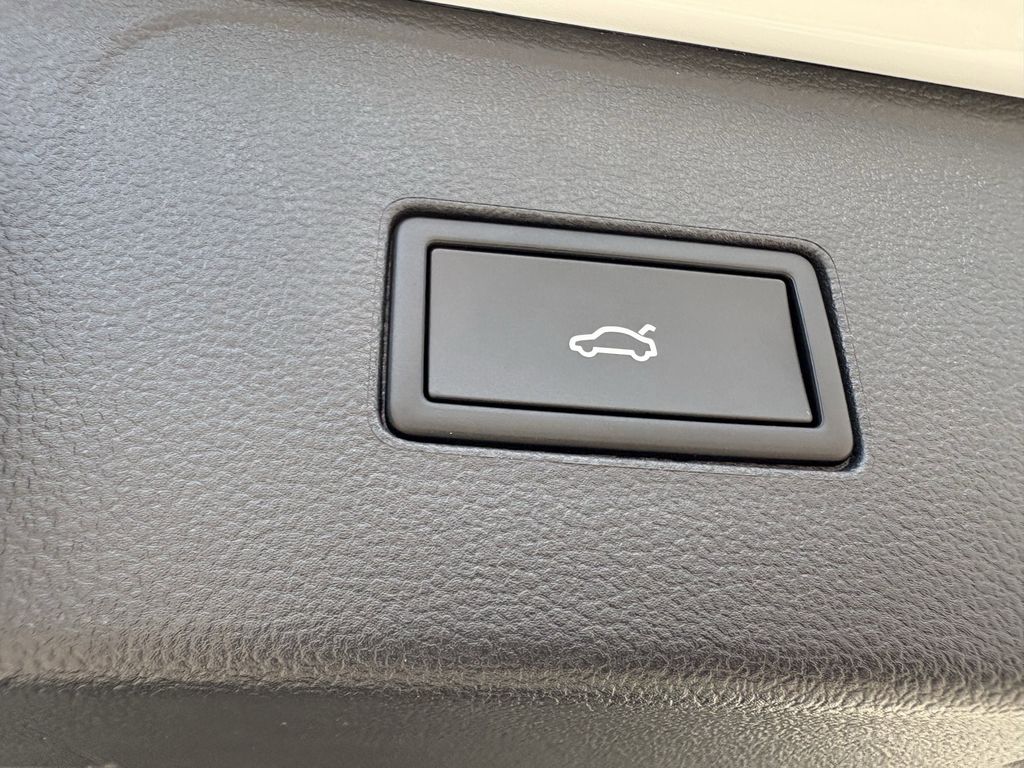 New 2026 Opal White Volkswagen 2.0T SE w/Technology image 29