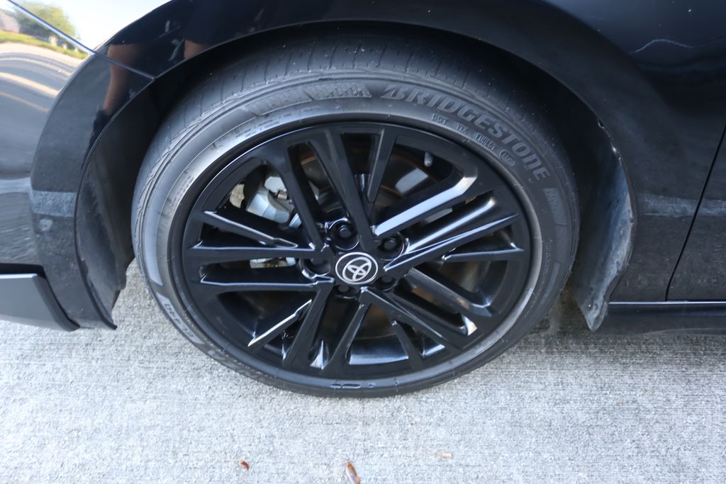 Thumbnail: 2025 Toyota Camry - 4