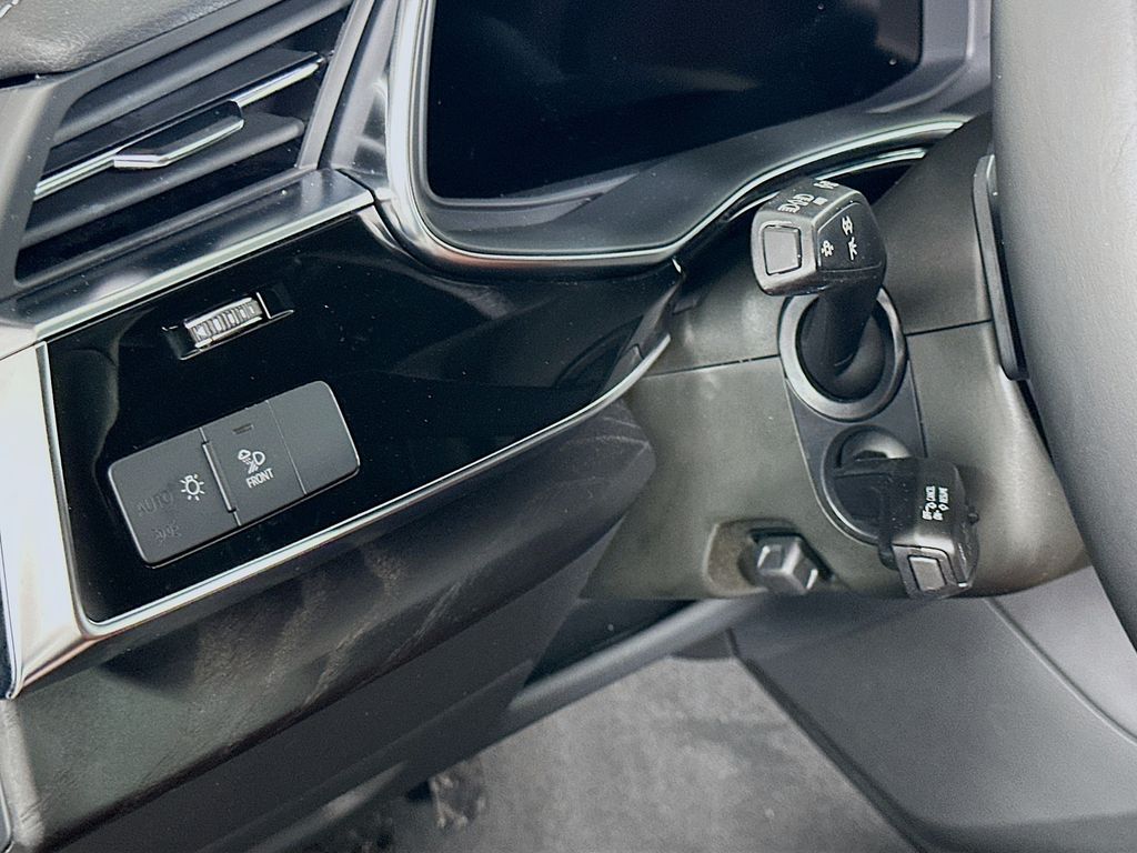 2023 Audi Q7 Premium Plus 10