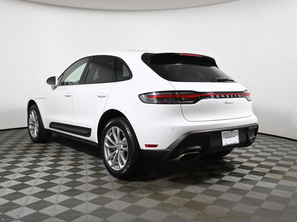 Thumbnail: 2023 Porsche Macan - 3