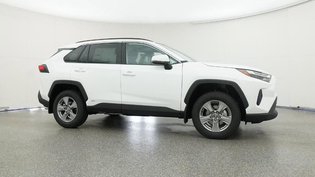 Thumbnail: 2025 Toyota RAV4 - 31