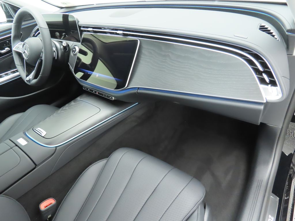 Thumbnail: 2025 Mercedes-Benz E-Class - 17