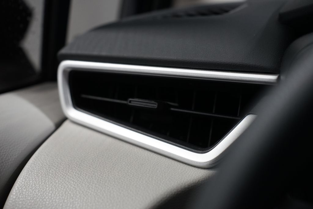 Thumbnail: 2025 Toyota Corolla - 23