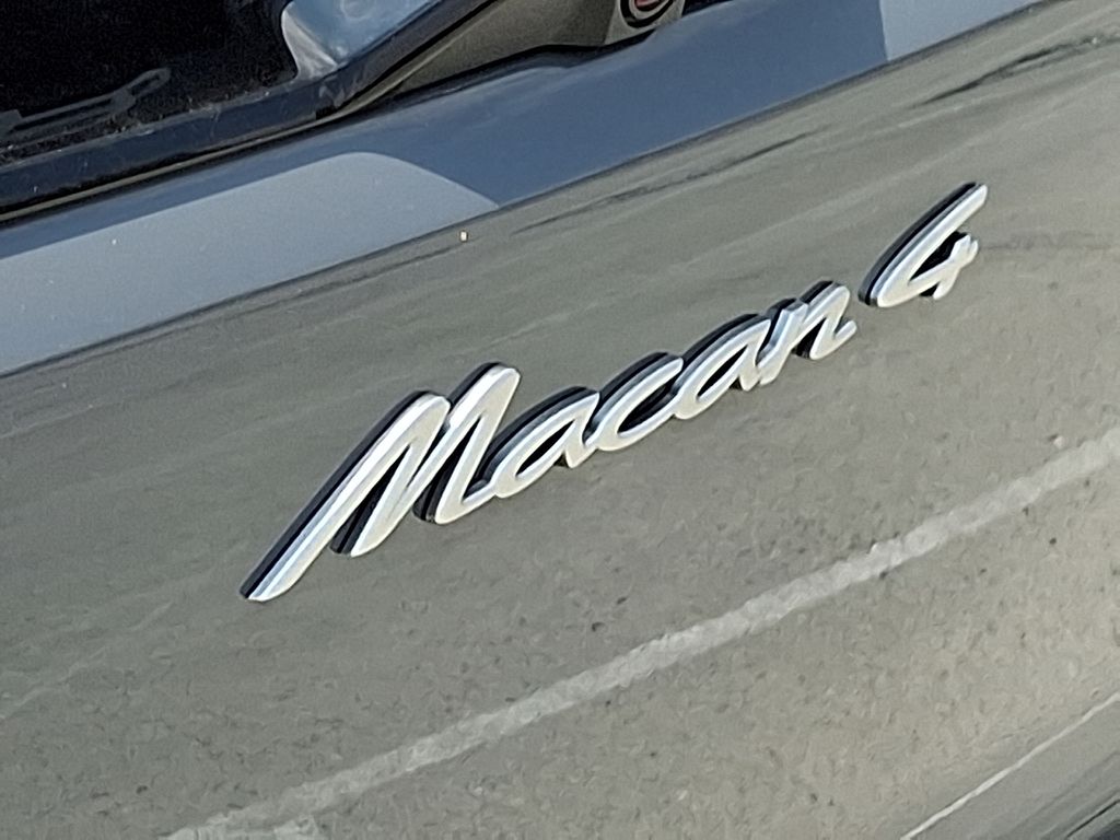 Thumbnail: 2025 Porsche Macan - 26
