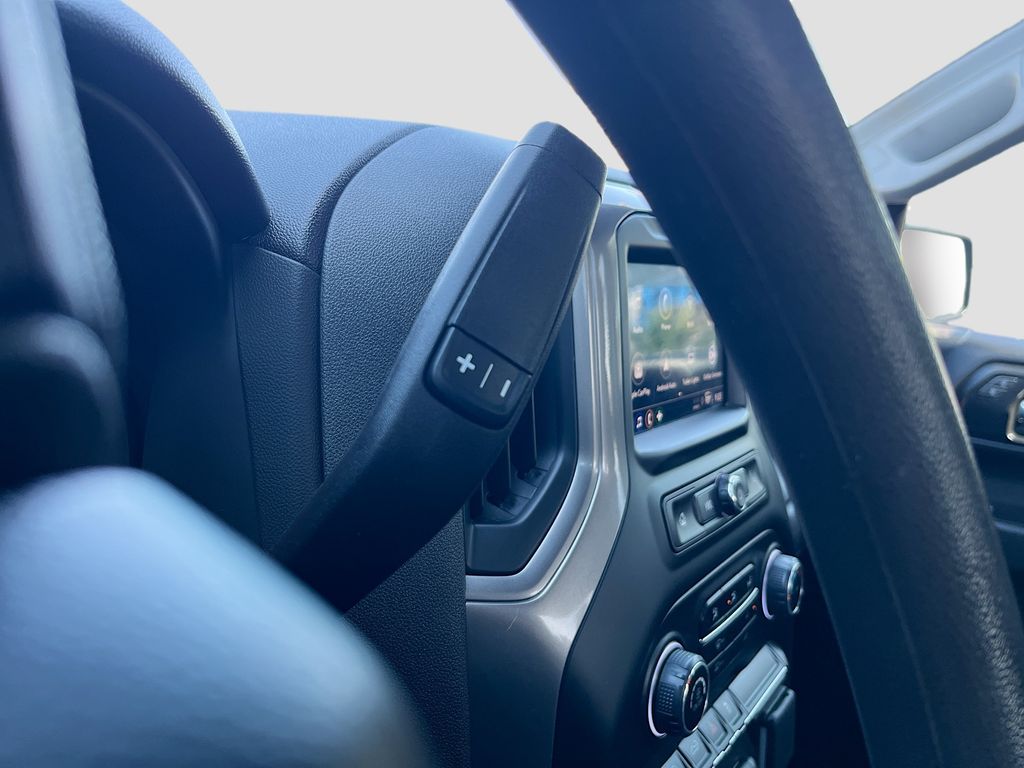Used 2025 Black Chevrolet Custom image 16