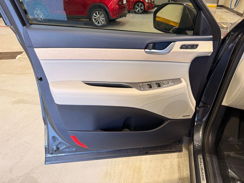 Thumbnail: 2025 Hyundai Palisade - 10