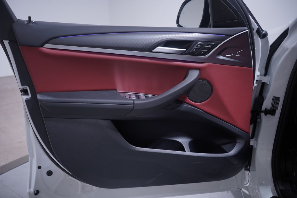 2025 BMW X4 xDrive30i 10