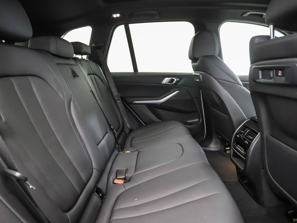 Thumbnail: 2022 BMW X5 - 26