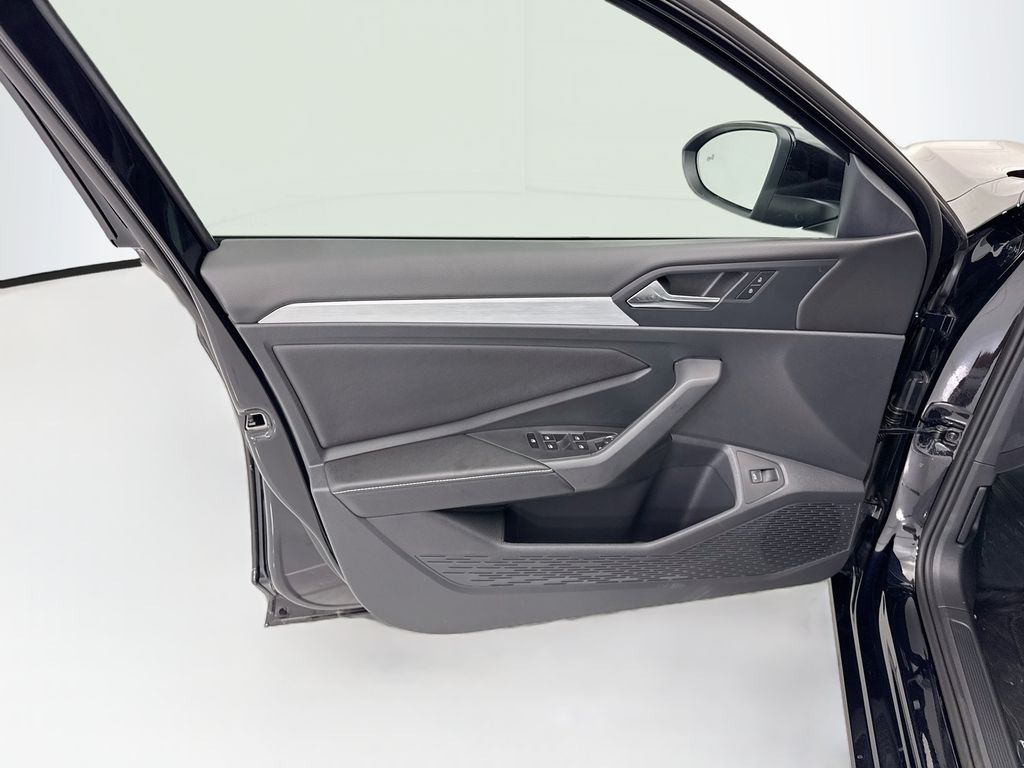 Thumbnail: 2027 Volkswagen Jetta - 22