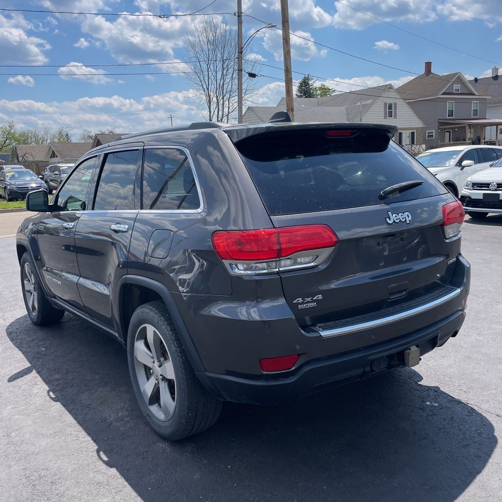 View vehicle photo 4